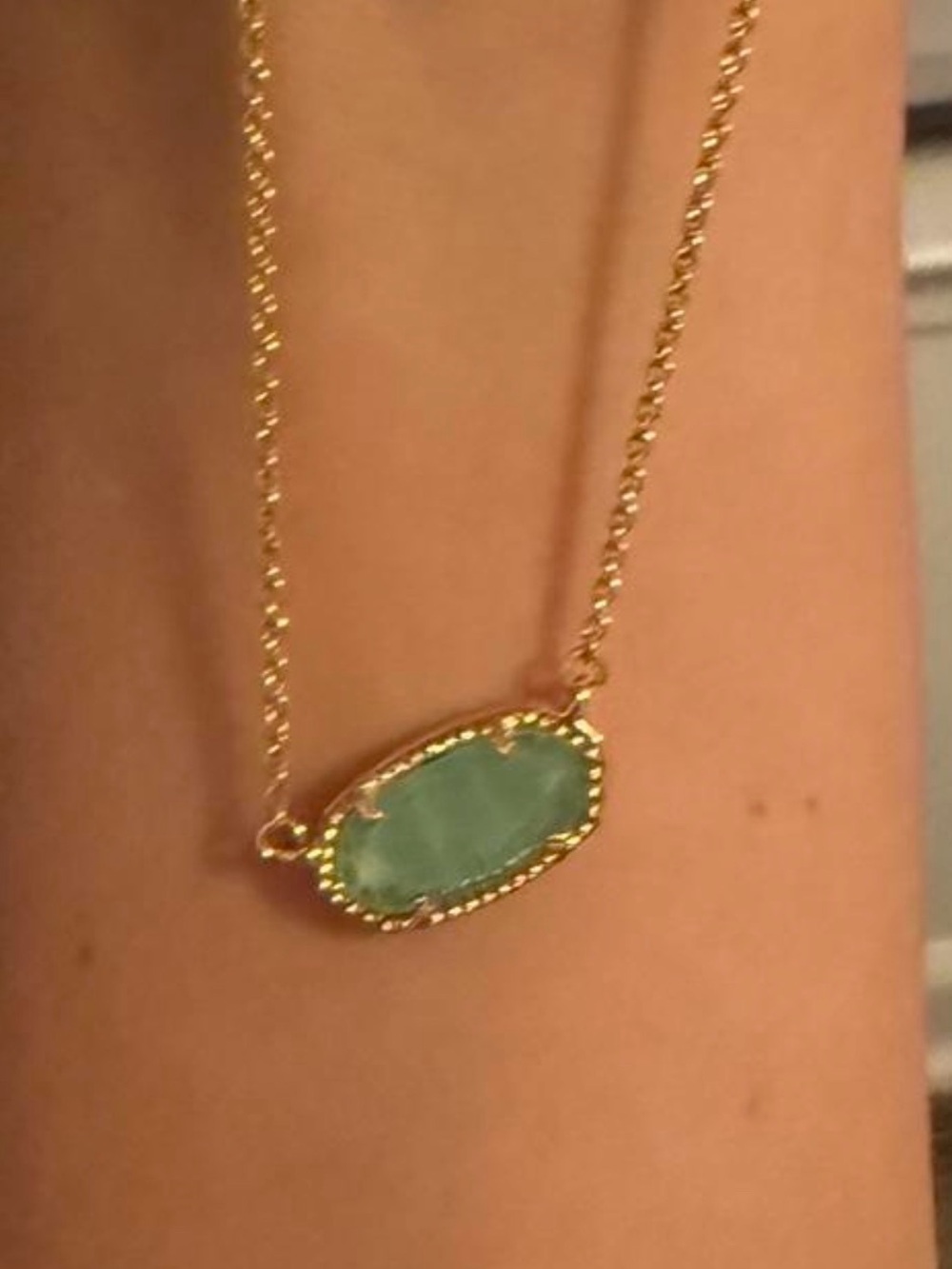 Kendra Scott light green and Gold Necklace NWOT